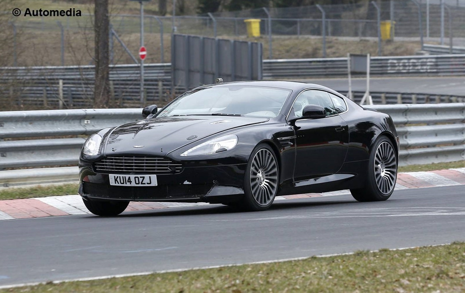 Aston Martin DB9 the he moi lo anh thu nghiem hinh anh