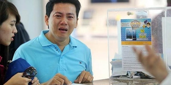 Tien quyen gop vu lua iPhone o Singapore di dau ve dau? hinh anh