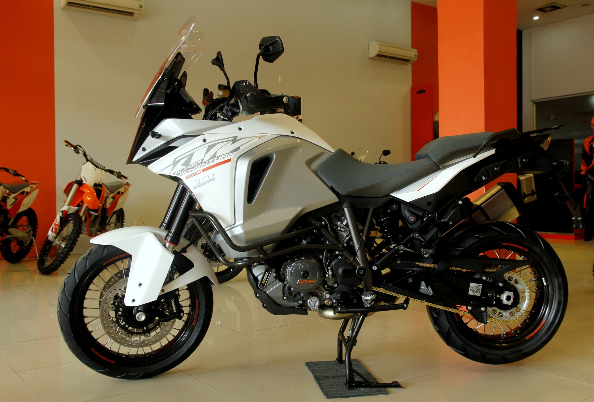 Chi tiet sieu moto phuot KTM 1290 Adventure tai Viet Nam hinh anh