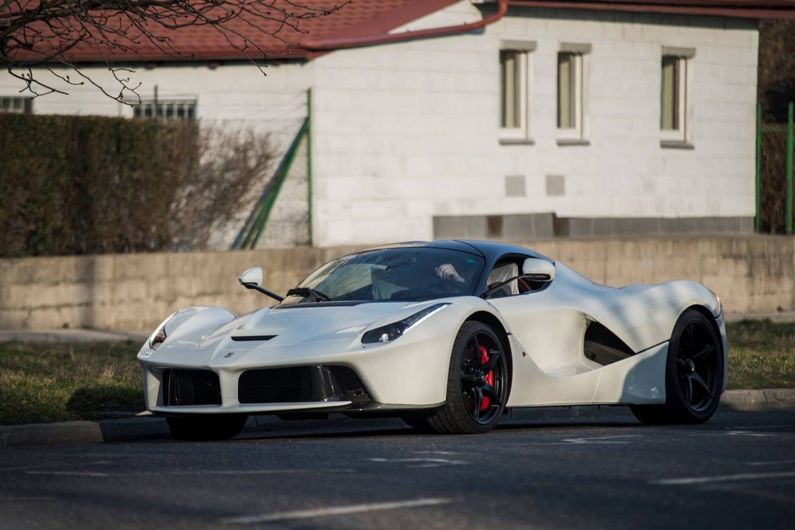 Ferrari LAFERRARI белая