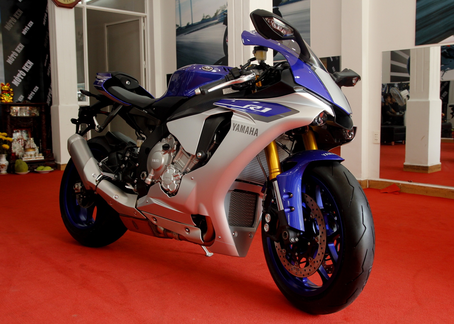 Anh sieu moto Yamaha R1 2015 dau tien tai Viet Nam hinh anh