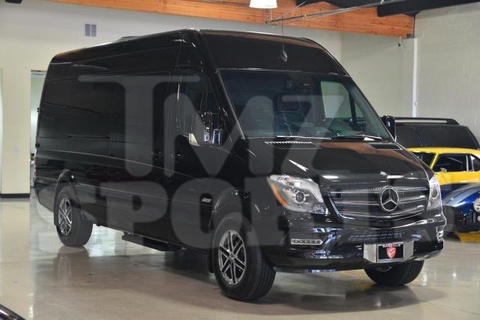 Mercedes hang doc gia 300.000 USD cua Floyd Mayweather hinh anh