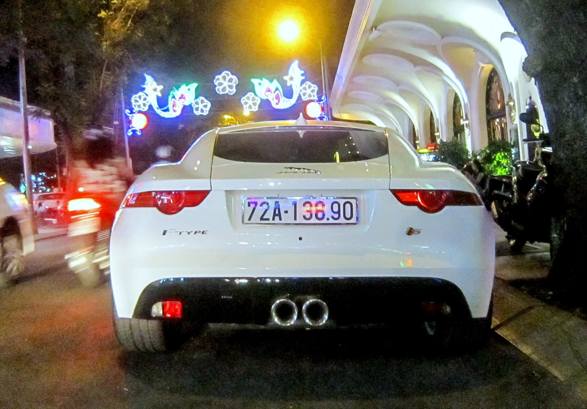 Jaguar F Type S bien Vung Tau xuat hien o Sai Gon hinh anh