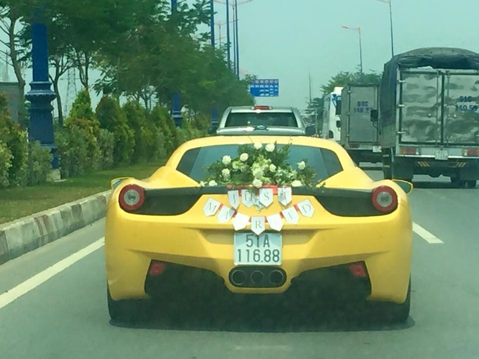 Ferrari 458 Italia lam xe cuoi o Sai Gon hinh anh