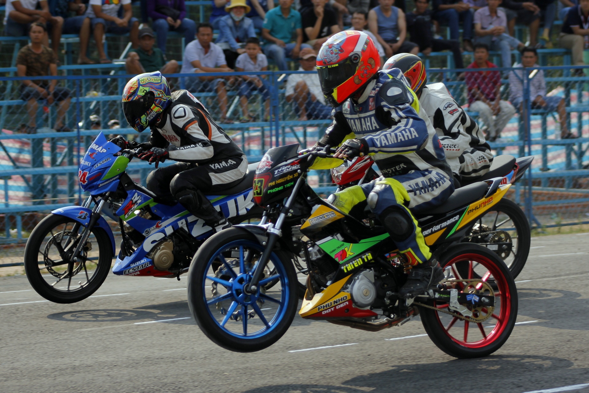 Raider do 200 trieu tham gia giai dua vo dich quoc gia hinh anh