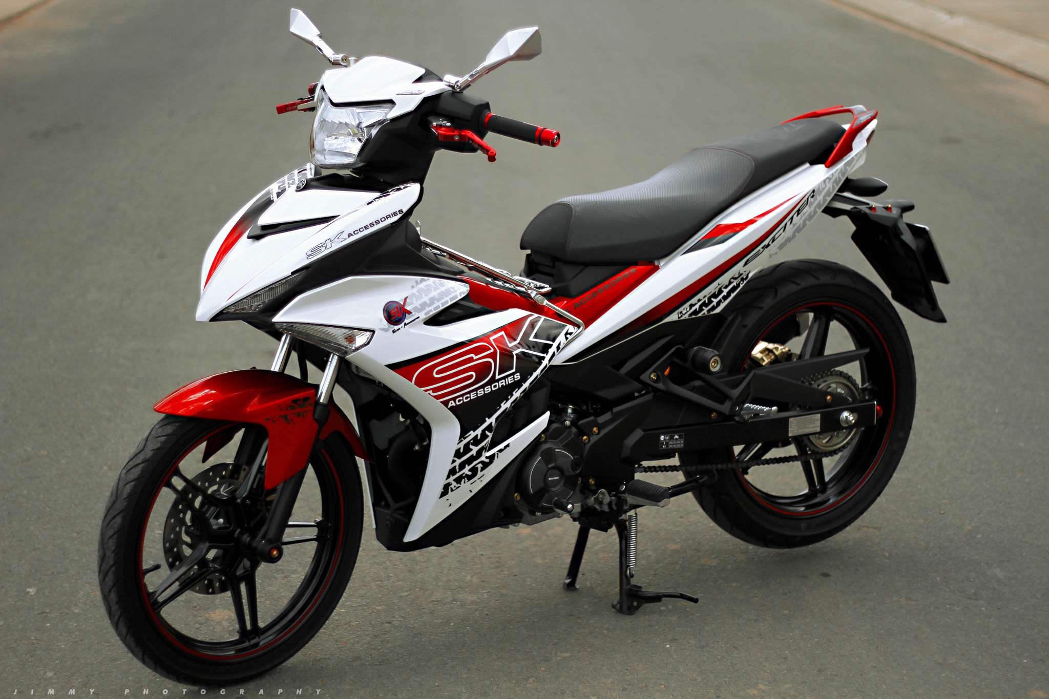 Exciter 150 do decal bat mat o Sai Gon hinh anh