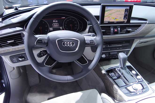  Trên thế giới, Audi A6 2016 có 4 tuỳ chọn động cơ gồm bản máy xăng 2.0T và 3.0T, bản máy dầu Diesel TDI và phiên bản hiệu suất cao Audi S6.​