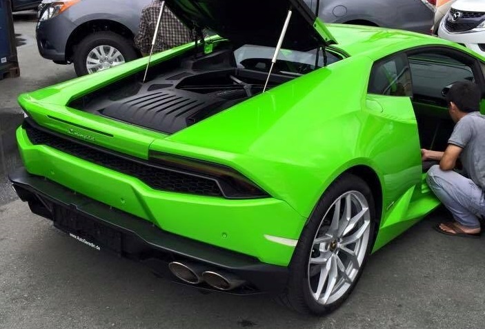 Lamborghini Huracan va BMW i8 cung ve Viet Nam hinh anh