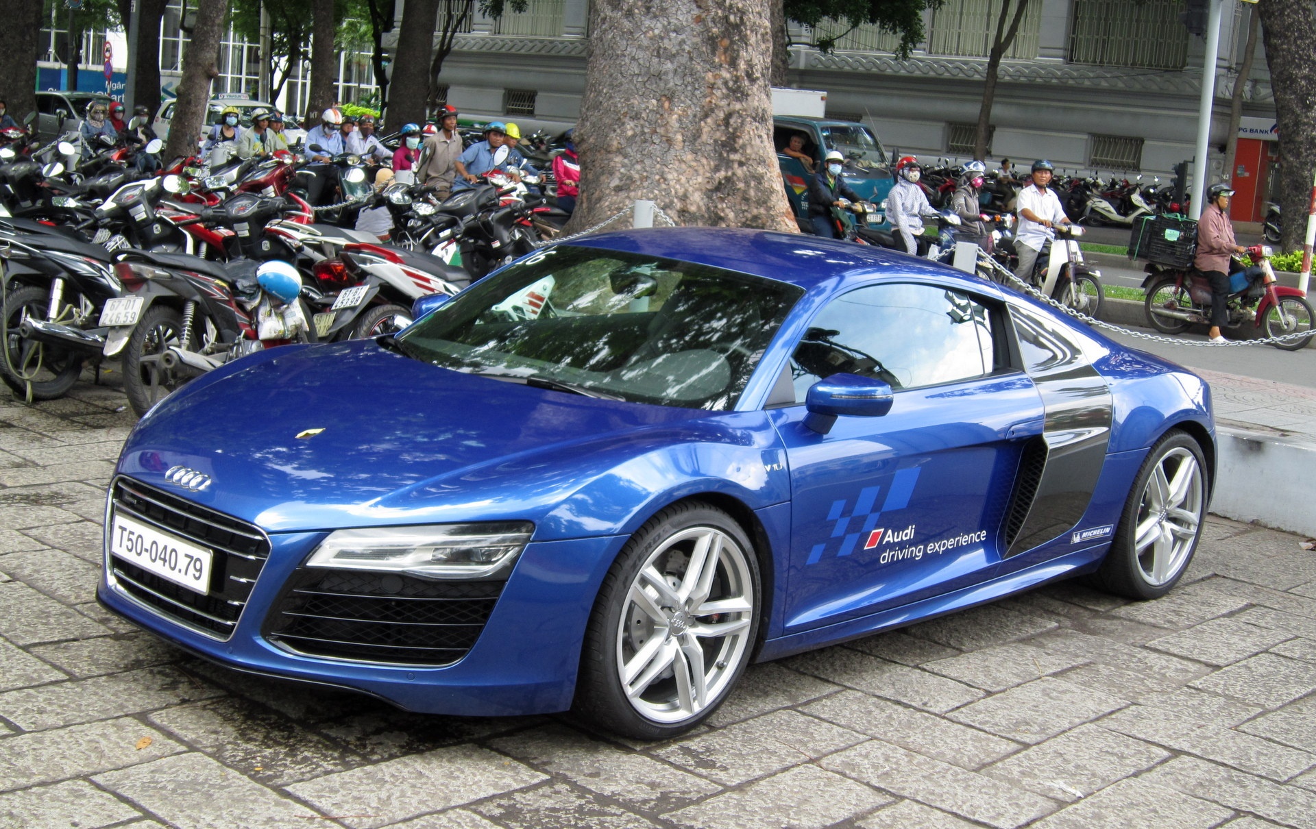 Audi R8 van chua bi khai tu hinh anh