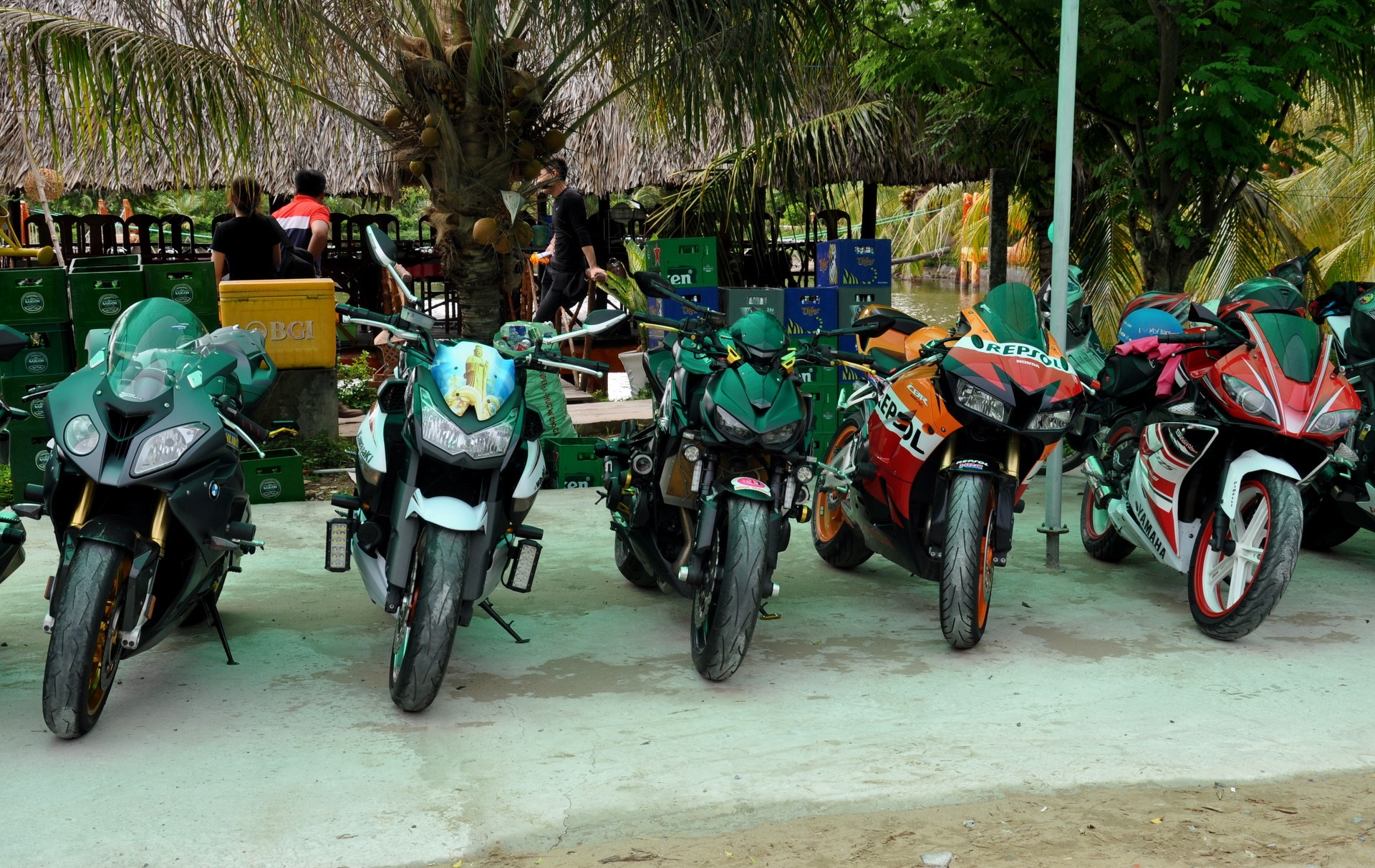 Dan xe phan khoi lon tu hop o Tien Giang hinh anh