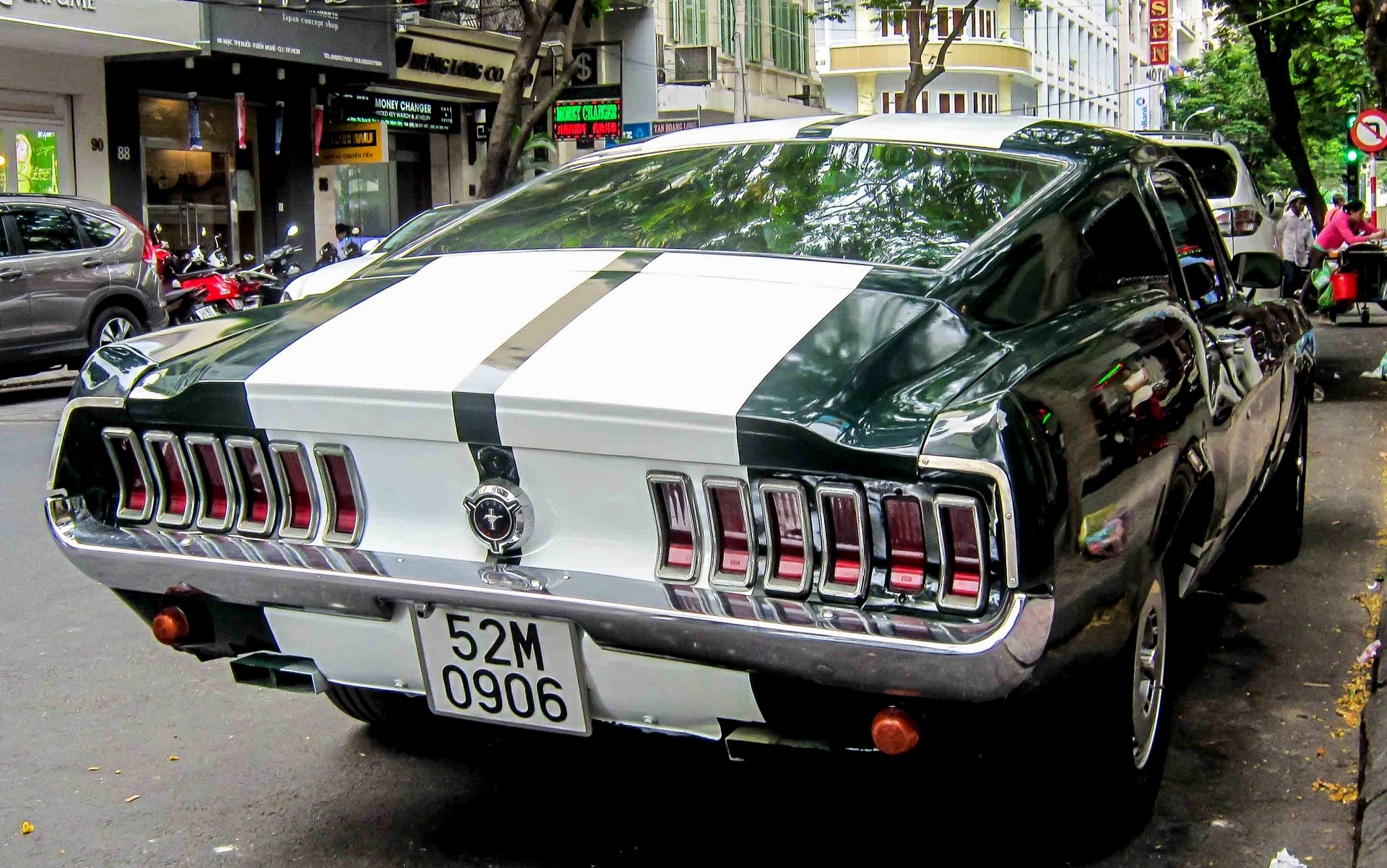 Mustang Fast & Furious hang doc o Sai Gon hinh anh