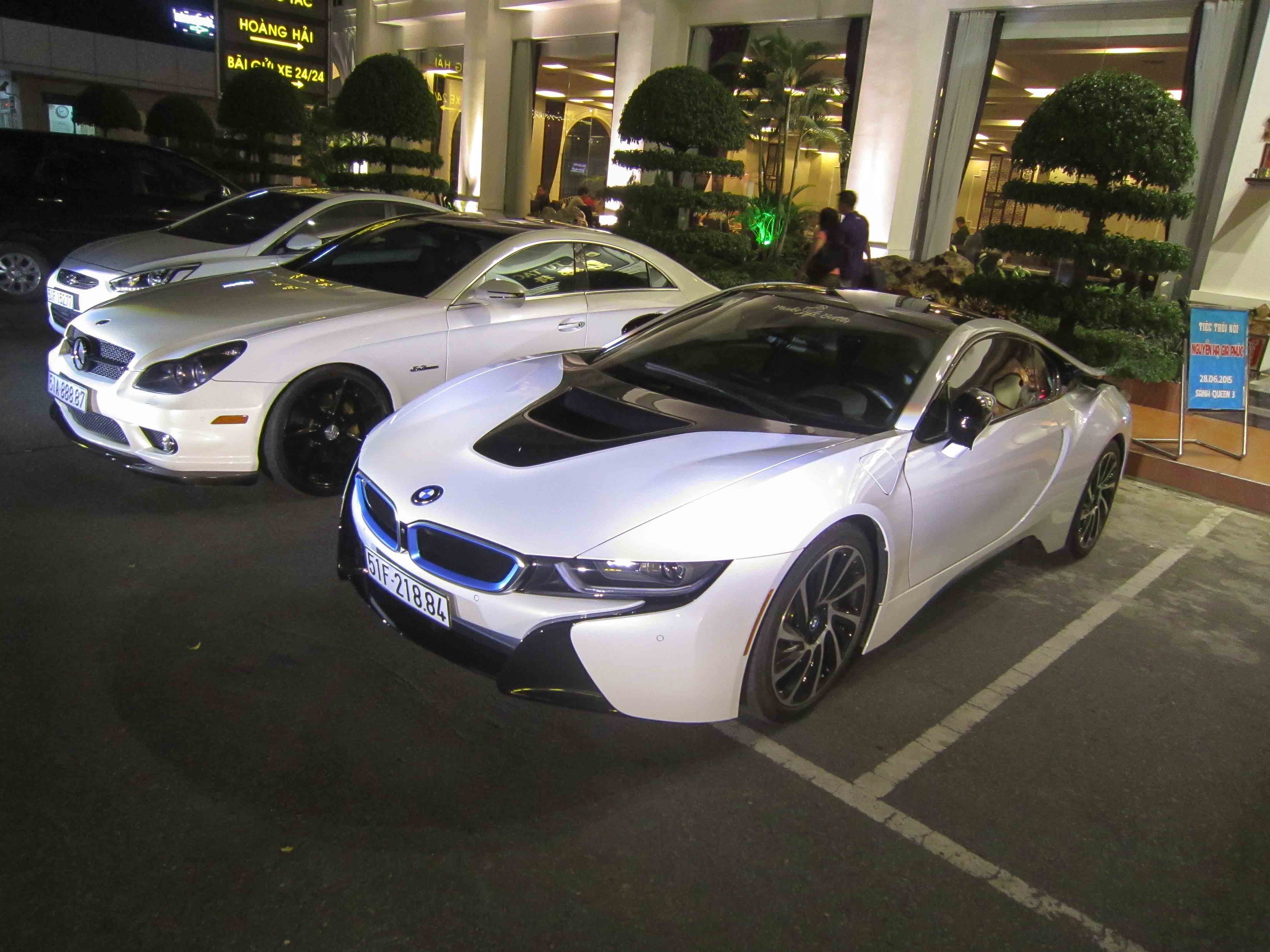 BMW i8 va dan sieu xe tu hop o Sai Gon hinh anh