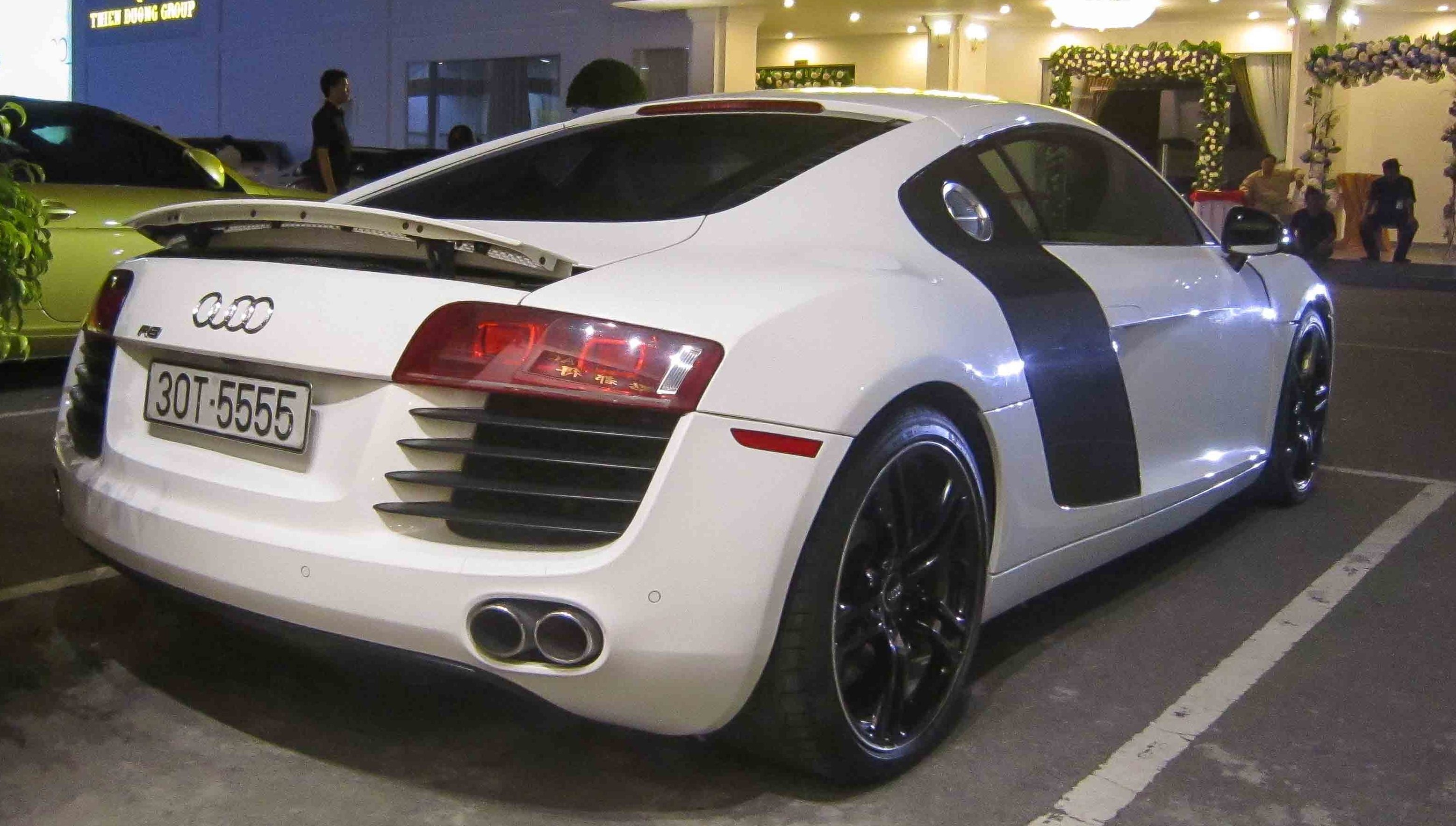 Đây là siêu xe nổi bật trong hành trình Car & Passion 2011, từng xuất hiện trong một đám rước dâu đình đám ở Thái Bình.