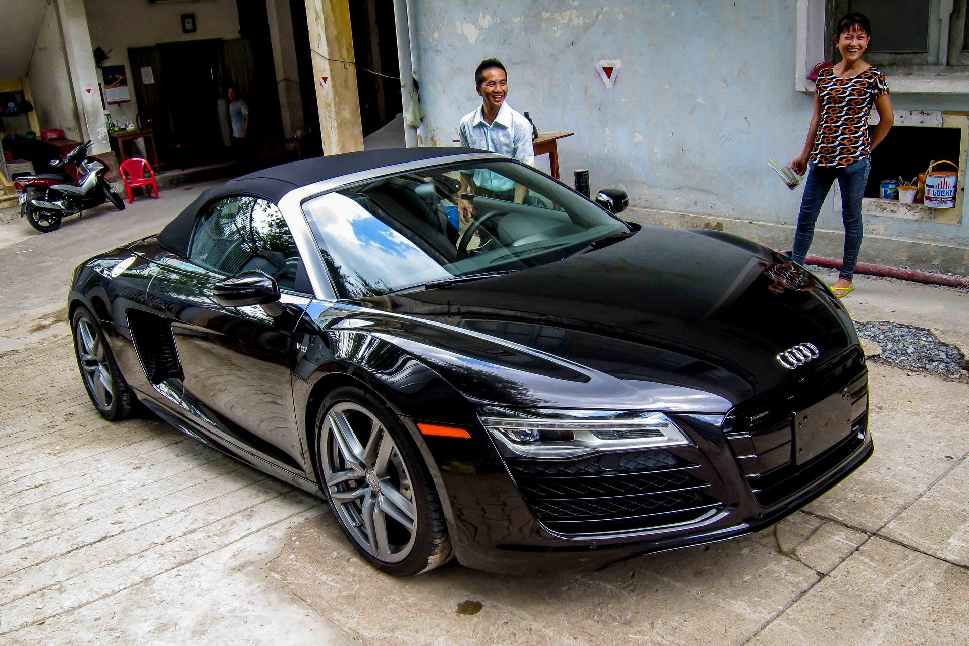 Sieu xe Audi R8 Spyder V10 dau tien ve Viet Nam hinh anh