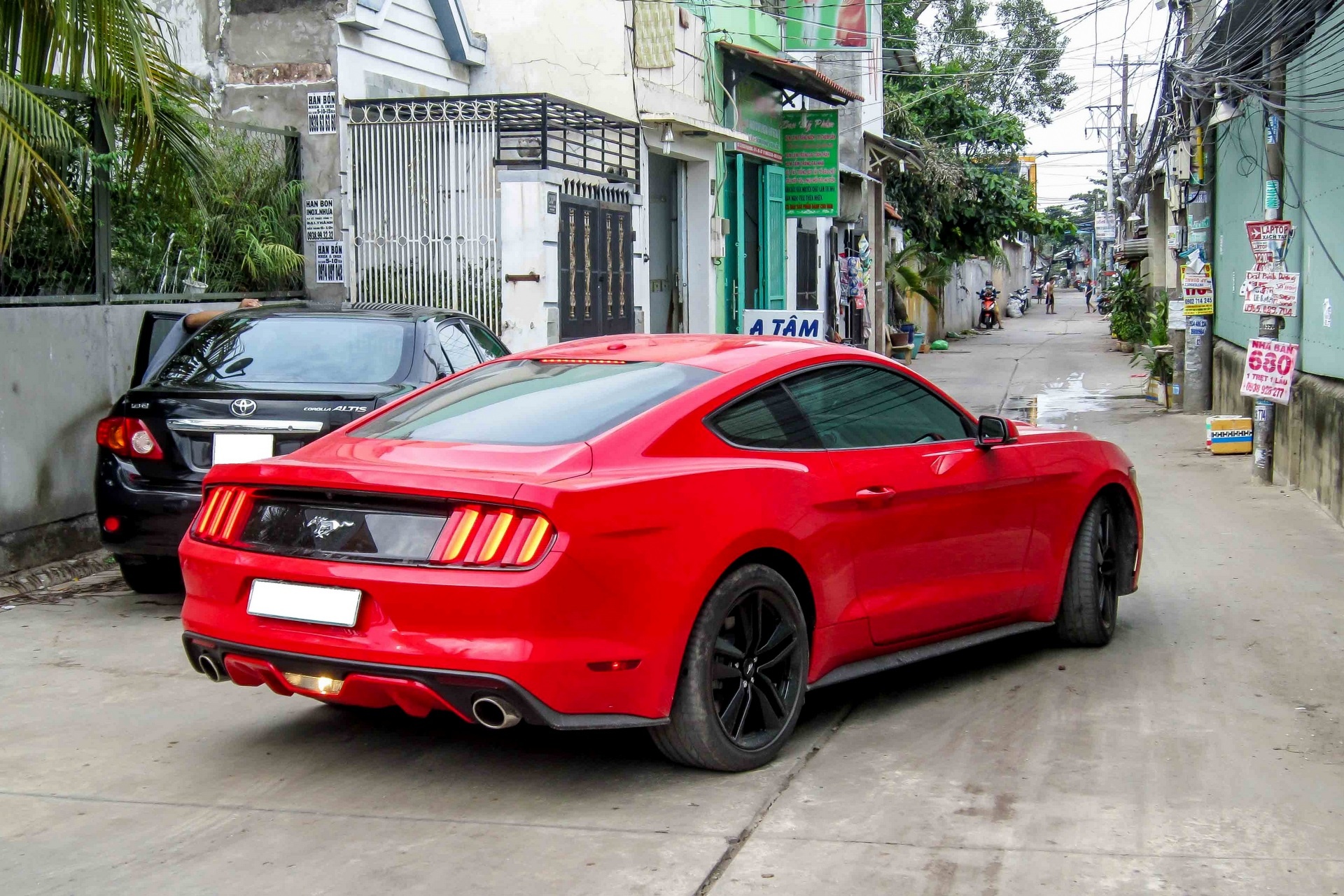 Xe the thao Mustang 2015 dau tien tai Sai Gon hinh anh