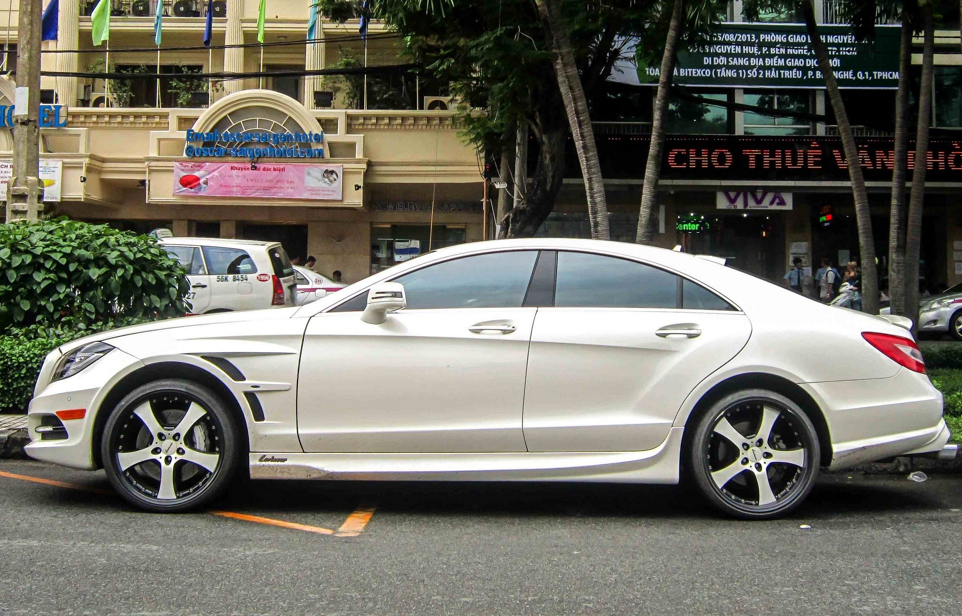 Mercedes CLS do Lorinser hang doc o Sai Gon hinh anh