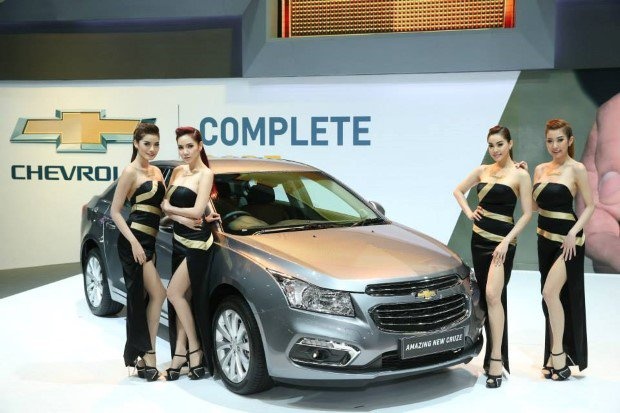 Doi thu gia re cua Corolla Altis chot lich ve Viet Nam hinh anh