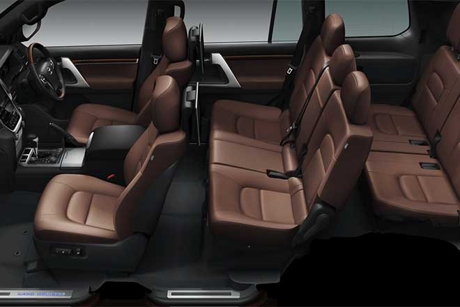 Gói an toàn chủ động của Toyota bao gồm hệ thống phát hiện người đi bộ, điều khiển hành trình bằng radar, cảnh báo chyển làn đường và đen pha tự động, hệ thống giám sát đa địa hình giúp người lái nhận biết mọi điều xung quanh xe, bao gồm cả dưới gầm. 