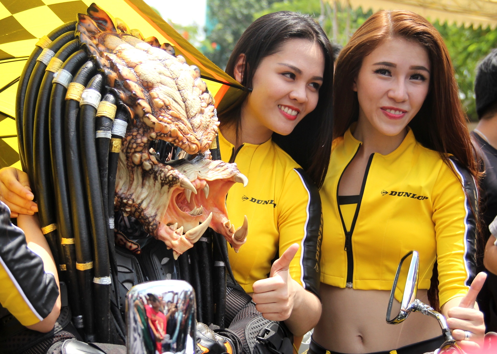 Dan chan dai tai Vietnam Motorbike Festival 2015 hinh anh