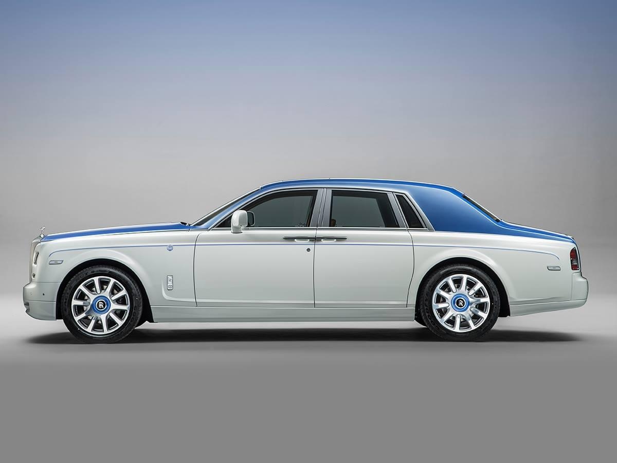 Rolls-Royce Phantom phong cach du thuyen hoang gia A-rap hinh anh