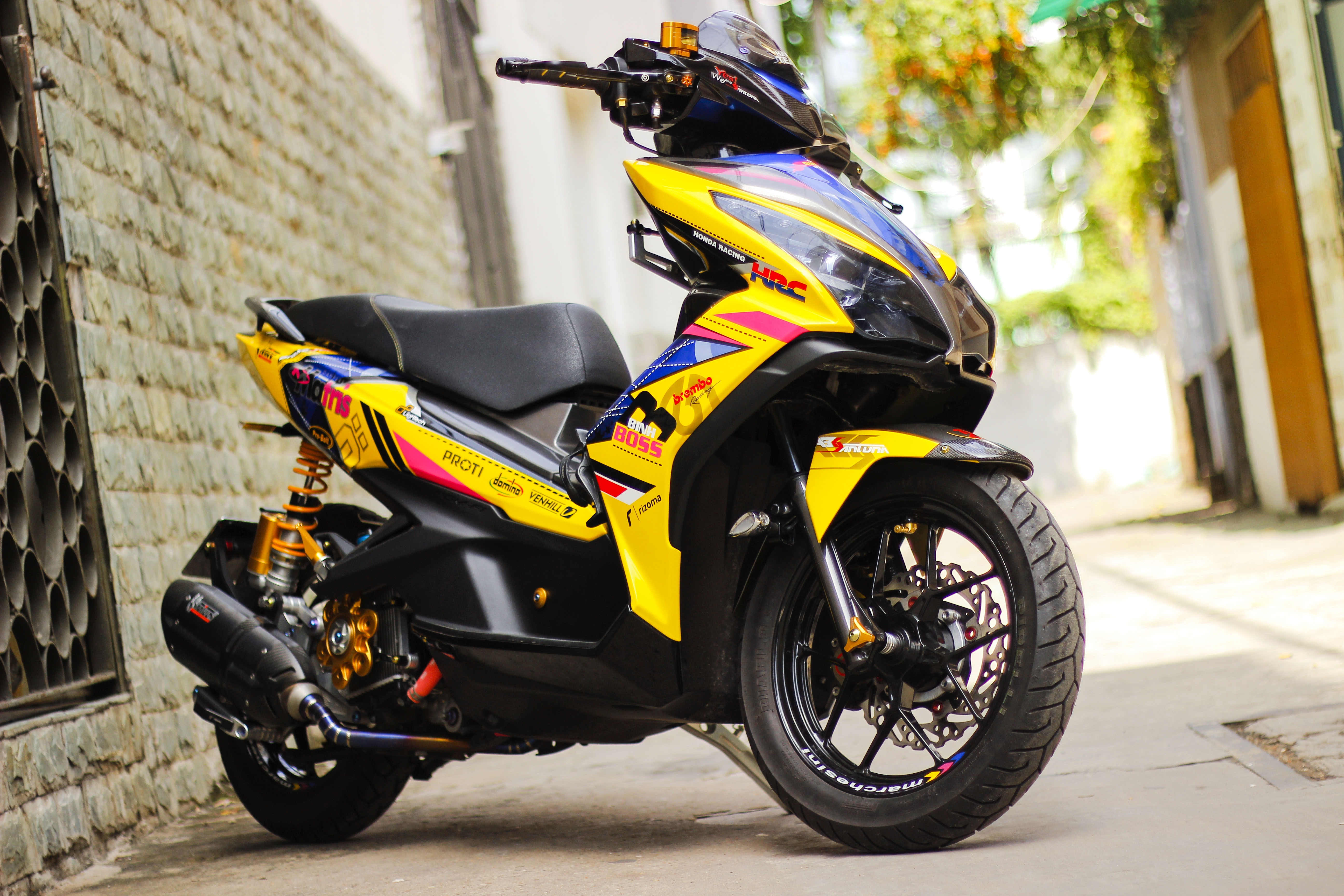 Honda Air Blade len do choi hang hieu cua biker Sai Gon hinh anh