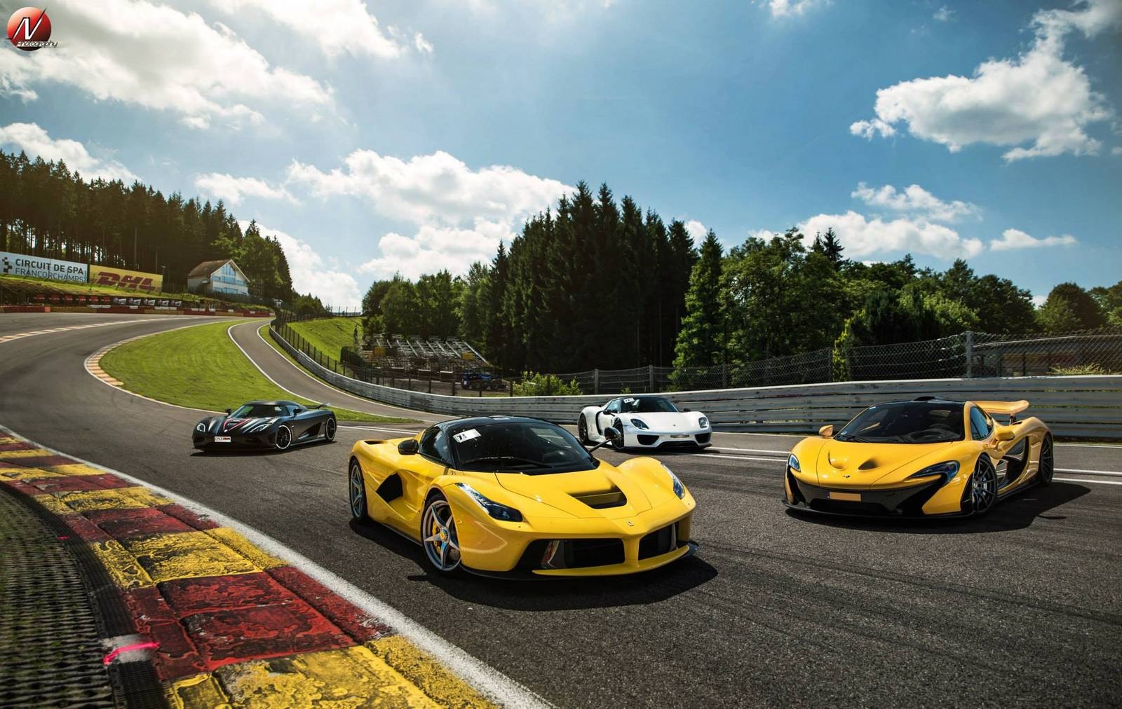 Bon sieu xe hang dau hoi tu tai Bi hinh anh