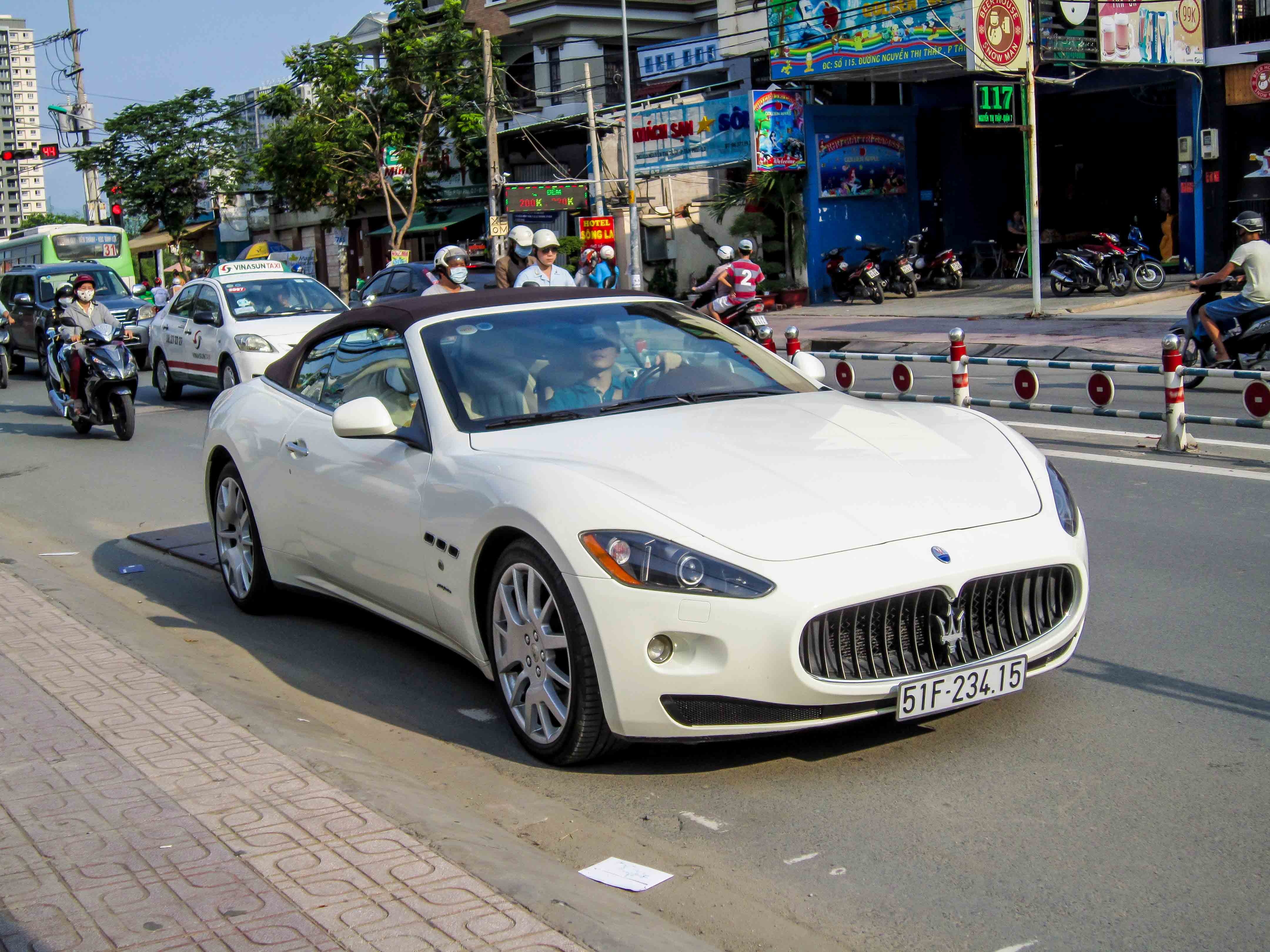 Sieu xe Maserati GranCabrio hang doc o Sai Gon hinh anh