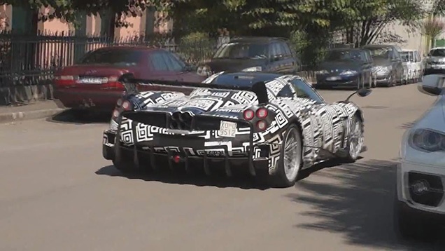 Lo anh Pagani Huayra phien ban moi hinh anh