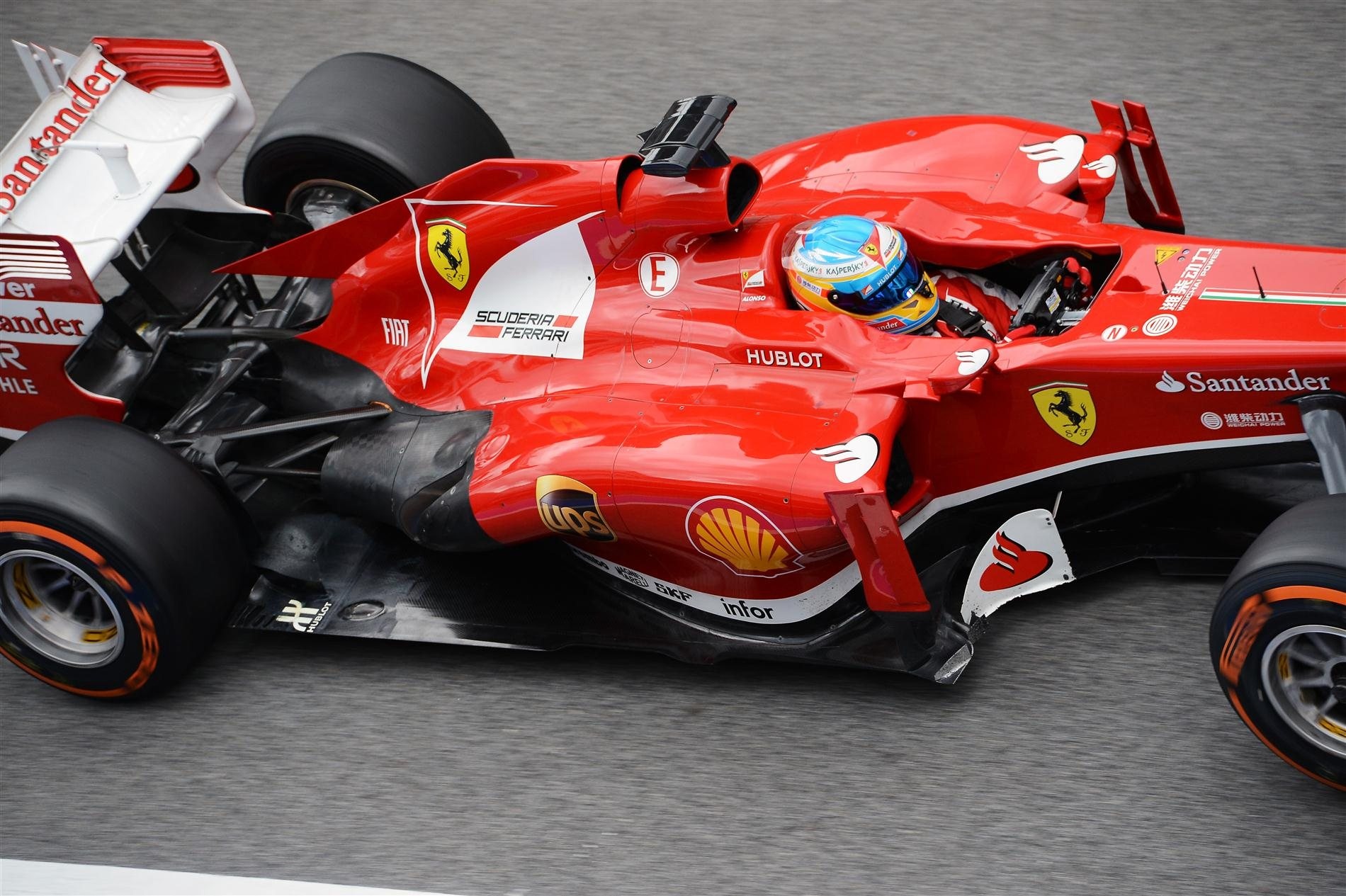 So sanh tieng po xe F1 dong co V6, V8, V10 va V12 hinh anh