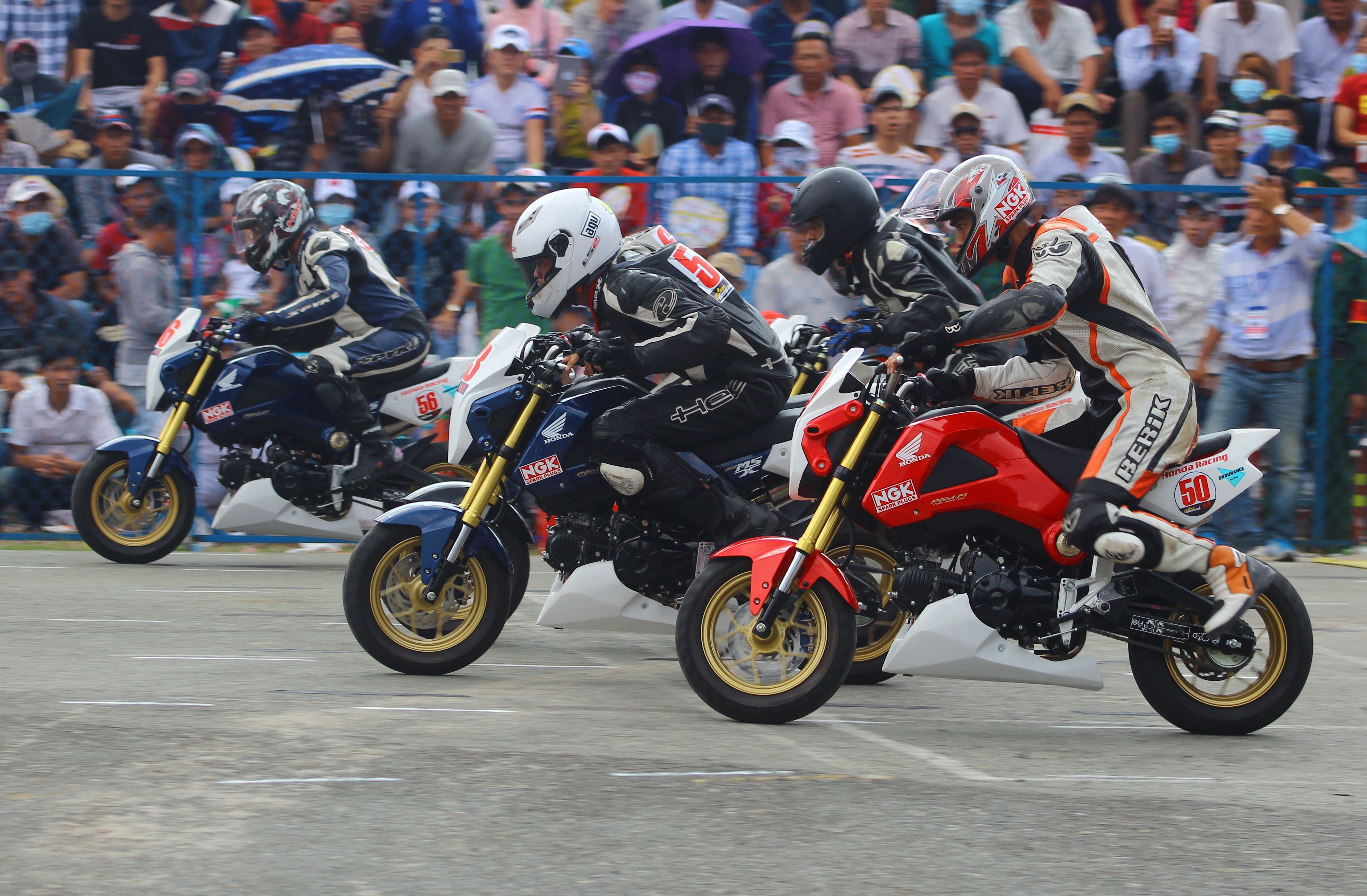150 tay dua xe may tranh tai tai Binh Duong hinh anh