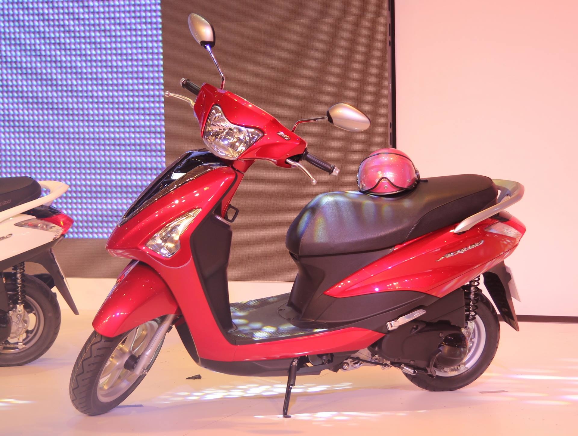 Yamaha trinh lang xe ga Acruzo gia 35 trieu tai Viet Nam hinh anh