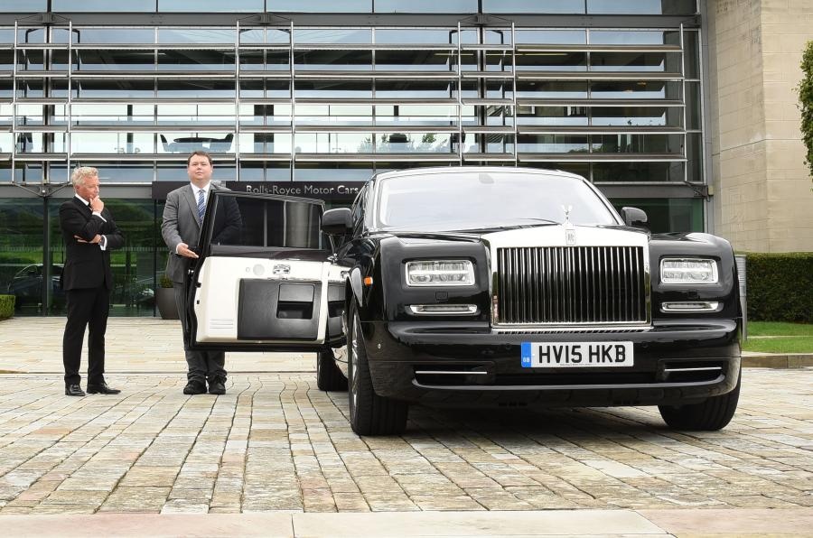 Khoa huan luyen tai xe Rolls-Royce cho cac dai gia hinh anh