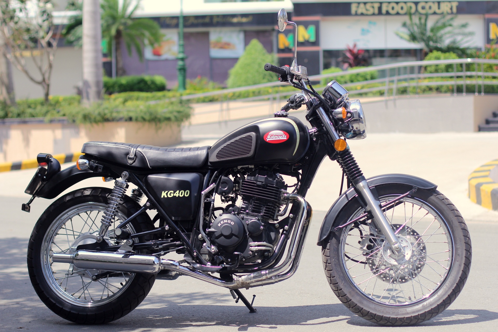 Chi tiet xe con tay 400 cc, gia 80 trieu moi ve Viet Nam hinh anh