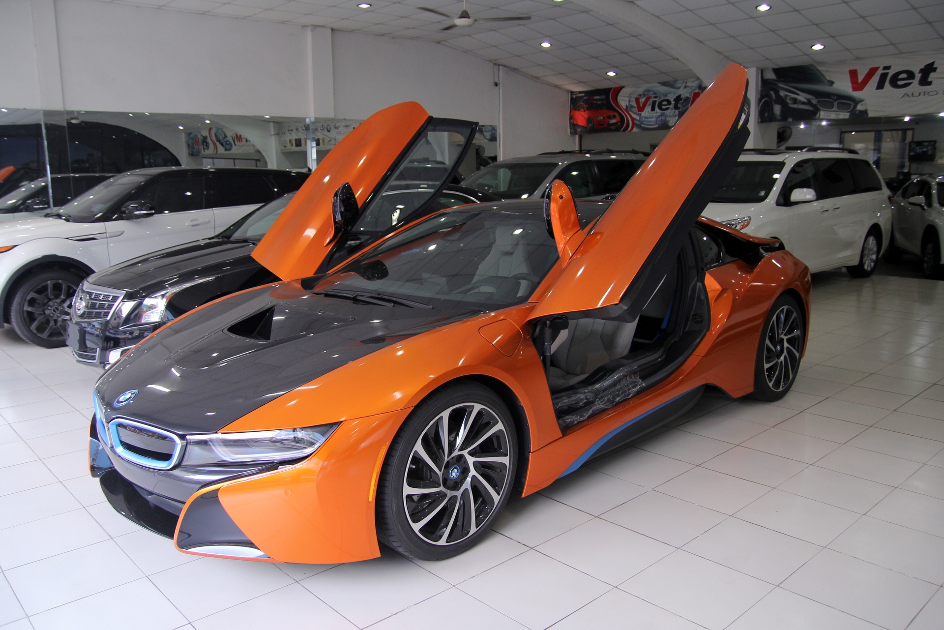 Chi tiet BMW i8 mau doc o Sai Gon hinh anh