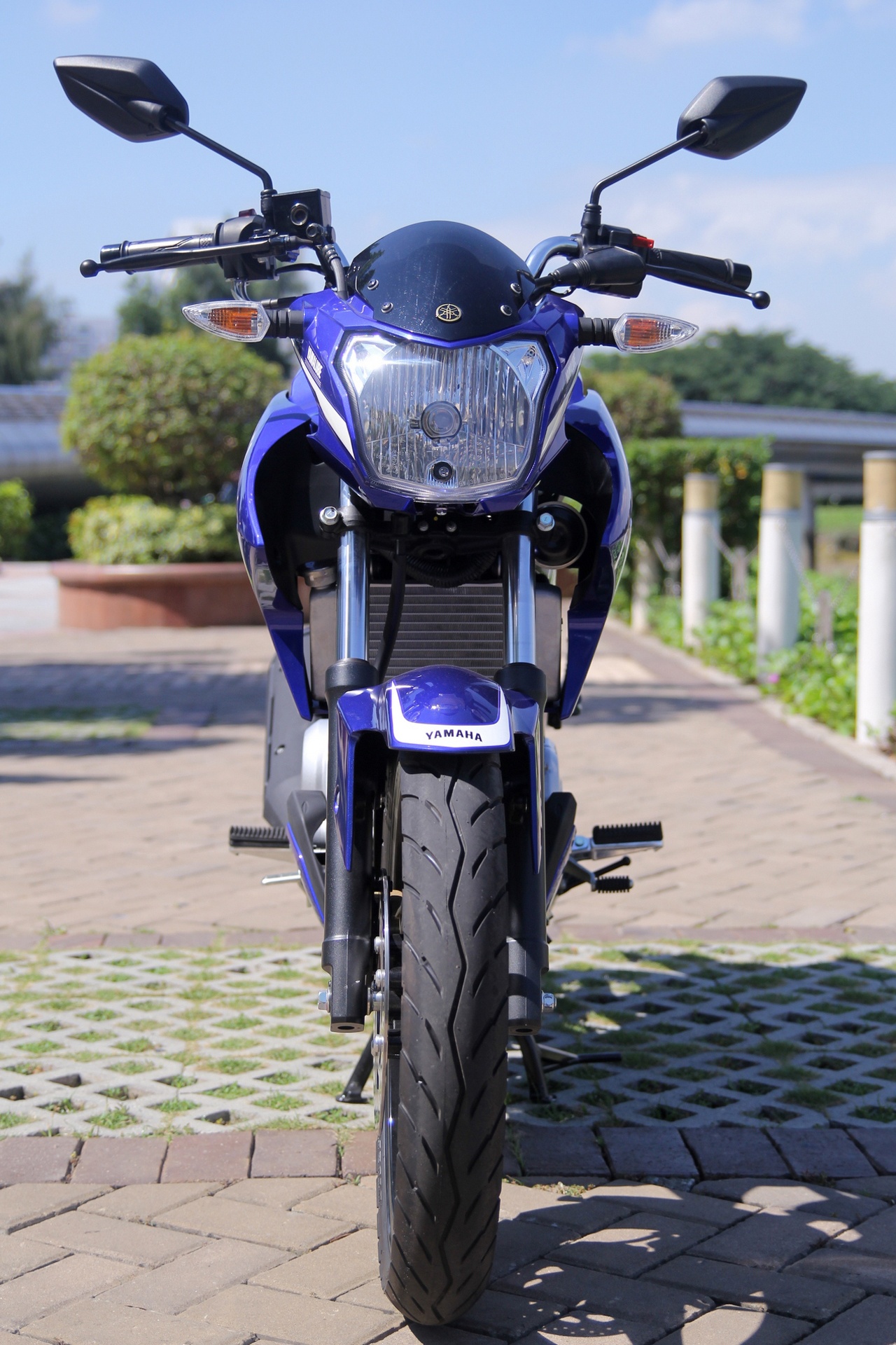 FZ150i dài 2.010 mm, rộng 720 mm và cao 1.030 mm, độ cao yên 790 mm.