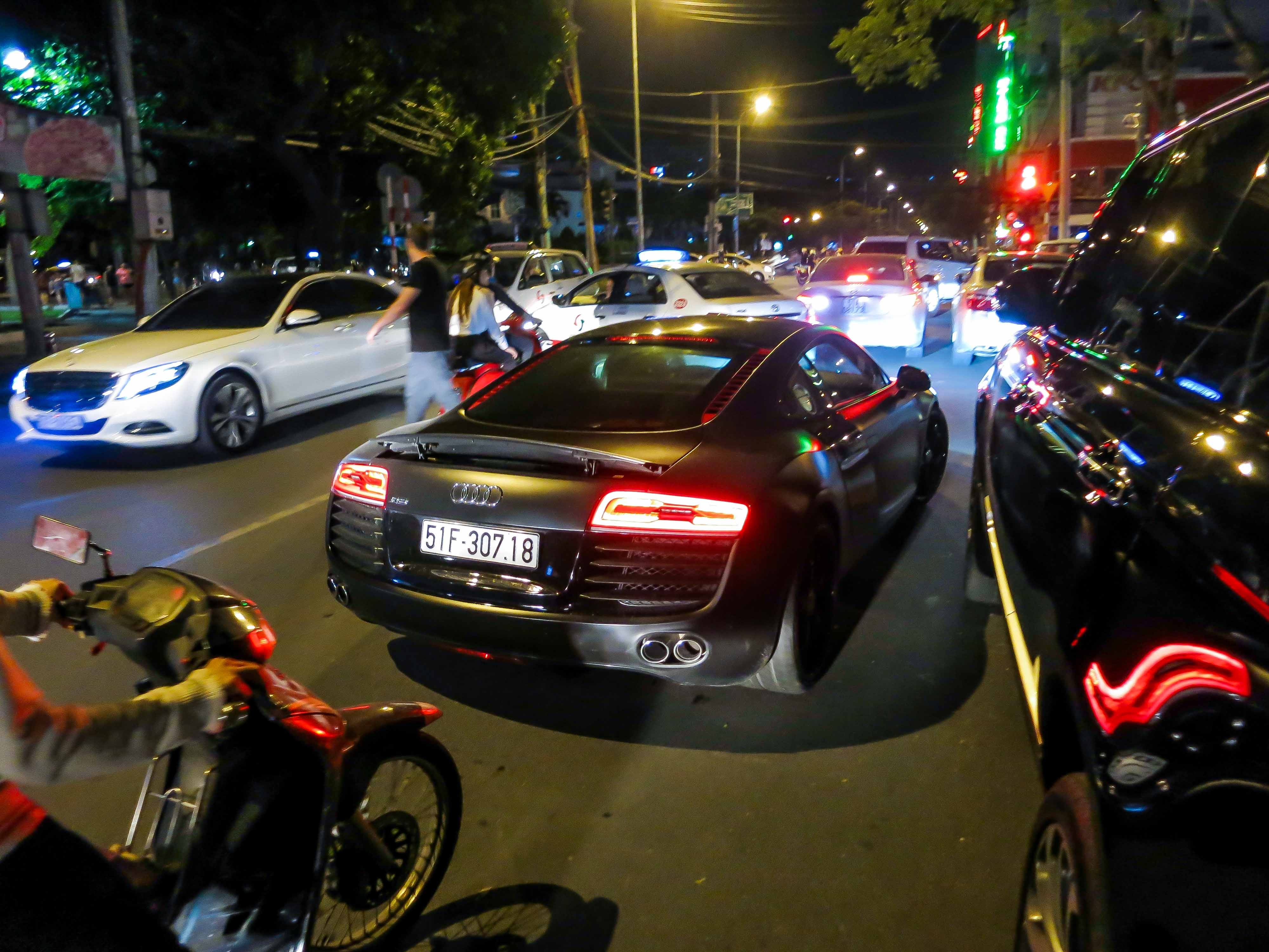 Nghe thu tieng po do tren Audi R8 hinh anh