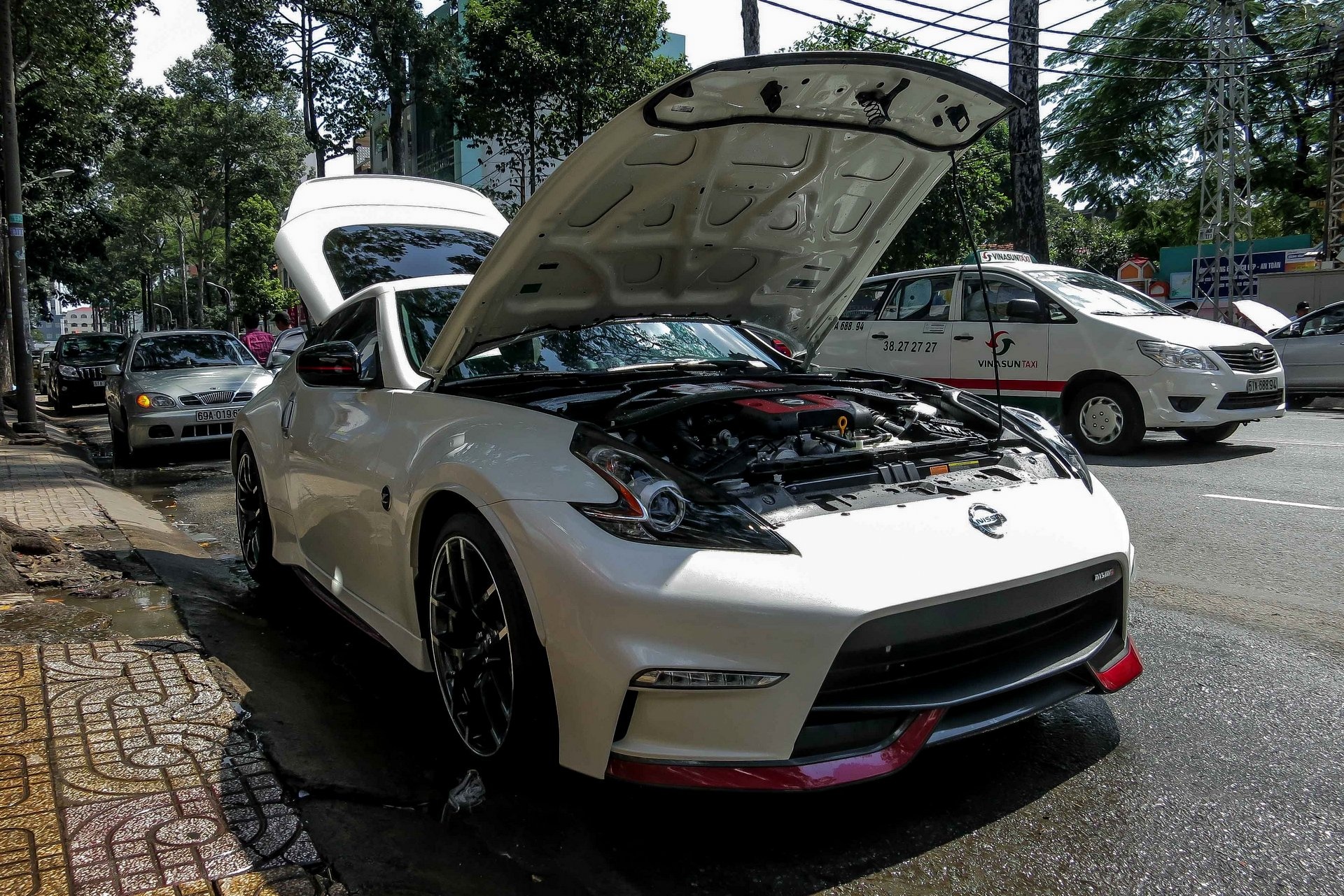 Xe the thao hang doc Nissan 370Z Nismo o Sai Gon hinh anh
