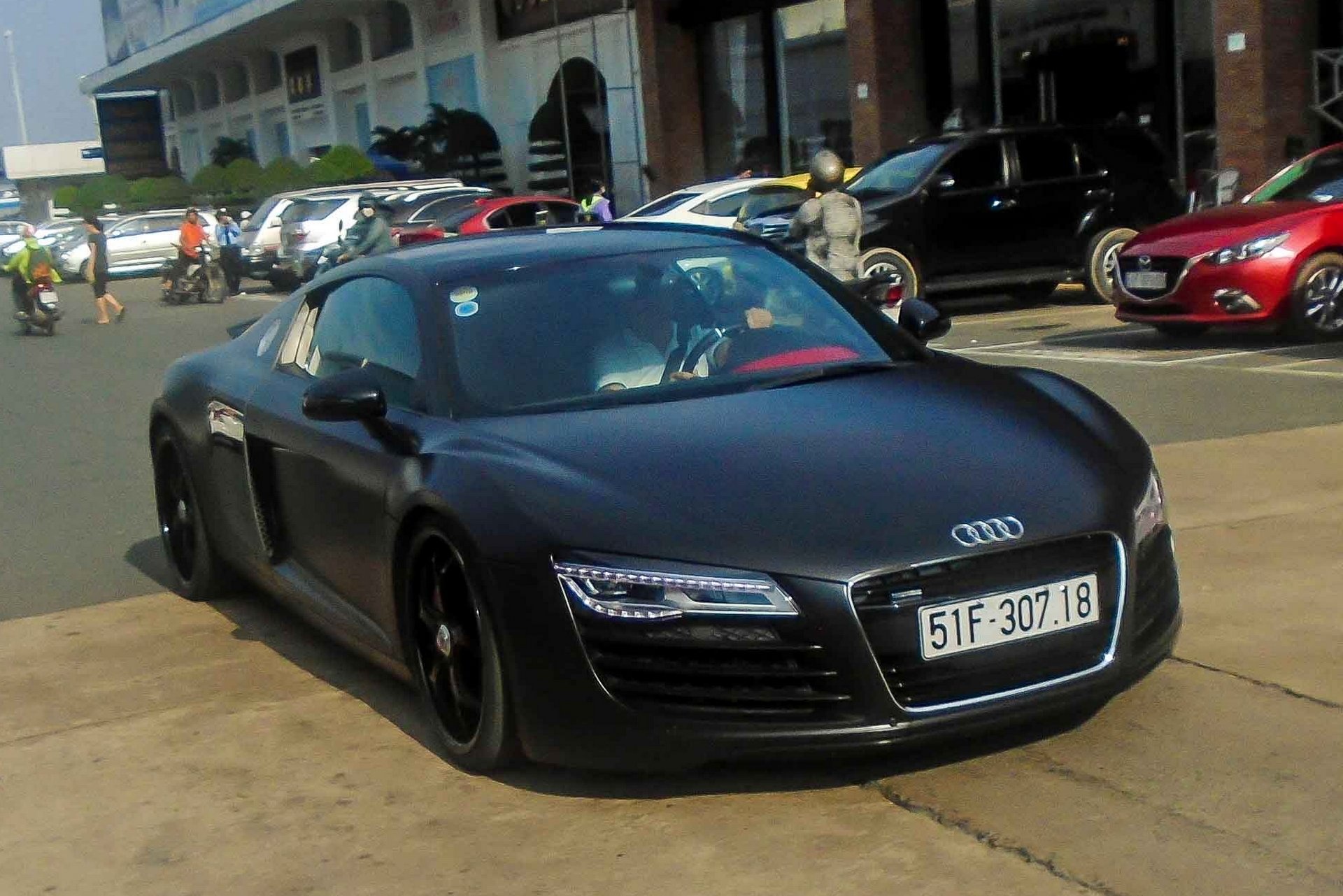 Audi R8 do den LED doc dao o Sai Gon hinh anh