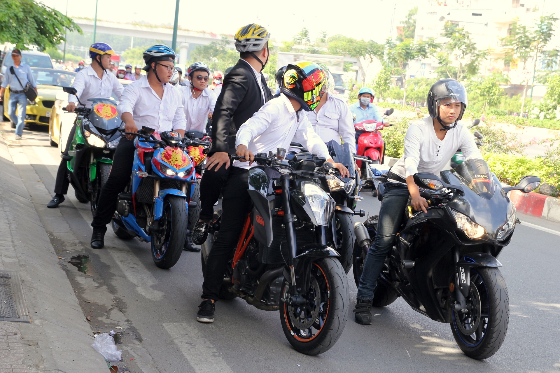 Ruoc dau bang 20 chiec moto o Sai Gon hinh anh