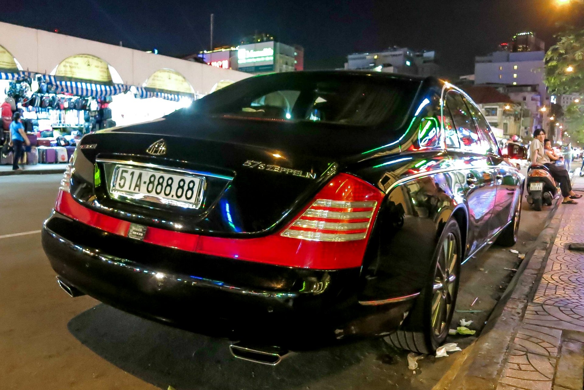 Xe sieu sang Maybach 57S bien ngu quy o Sai Gon hinh anh