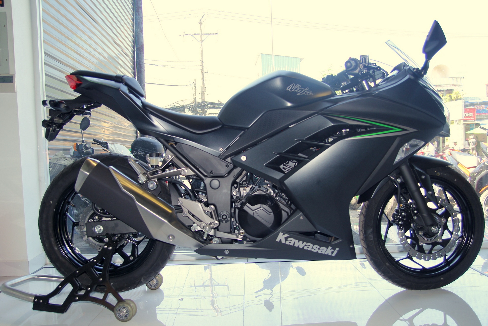 Kawasaki Ninja 300 doi 2016 ve Viet Nam, gia 169 trieu dong hinh anh