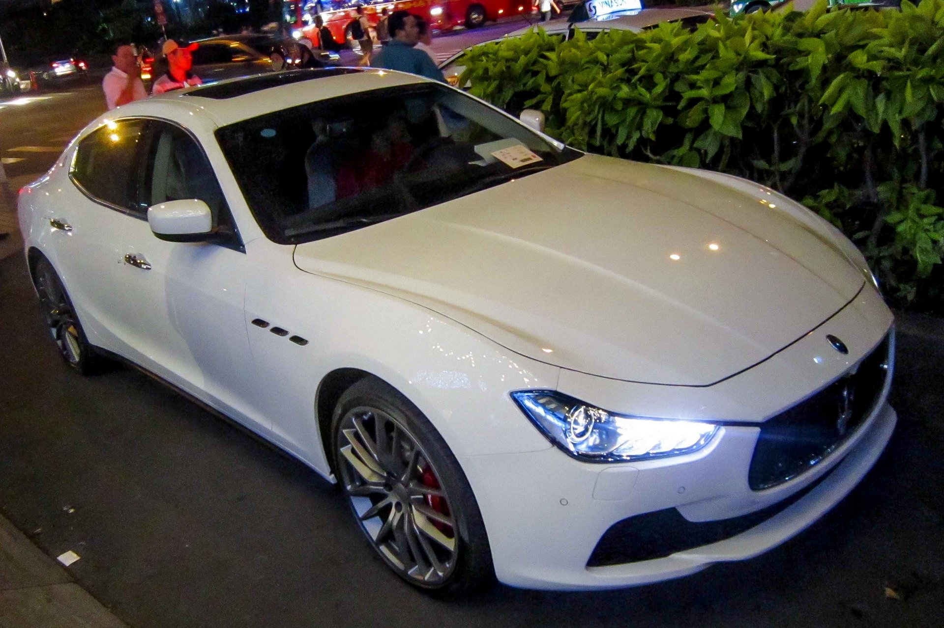 Xe sang Maserati Ghibli dau tien tai TP HCM hinh anh