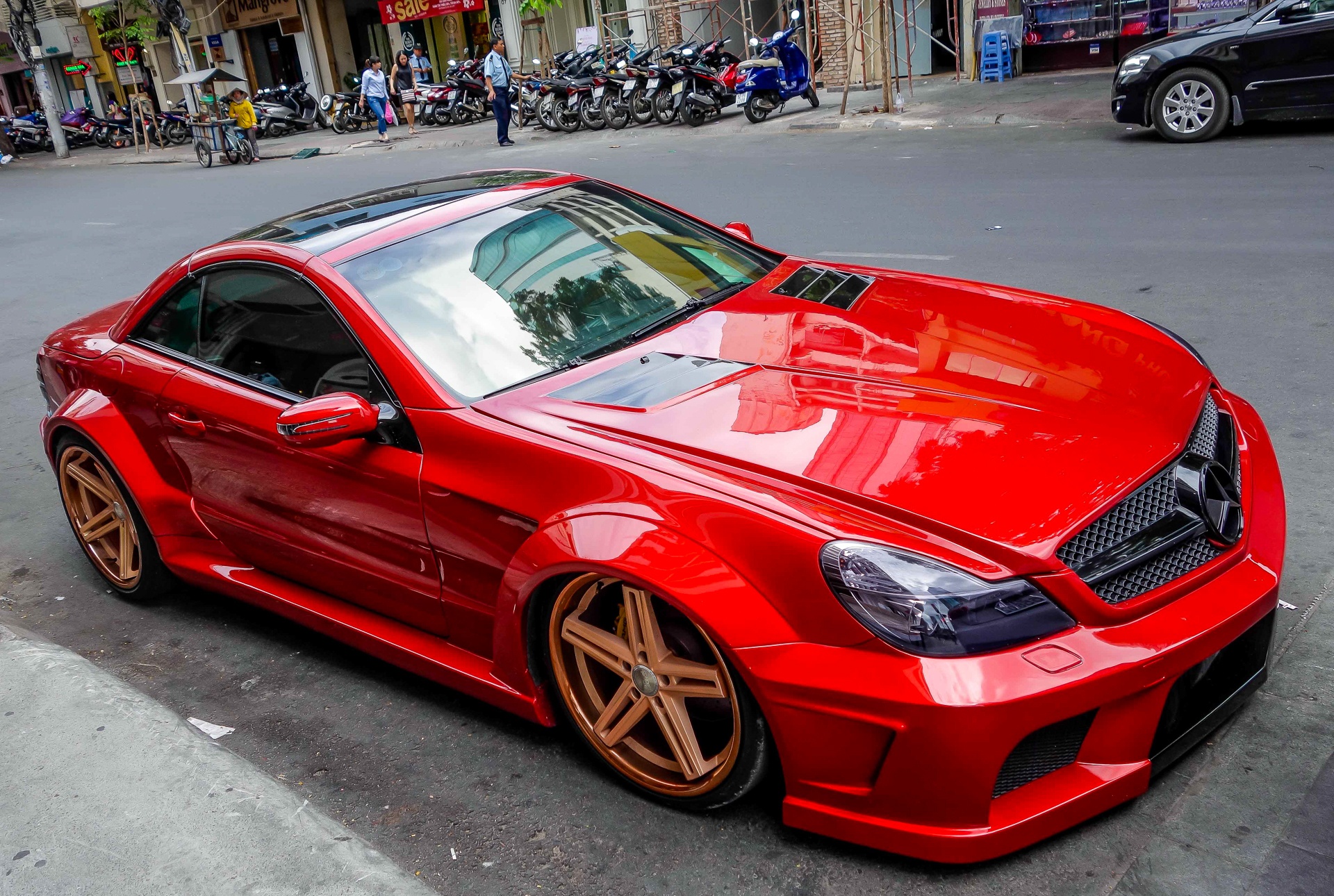 Mercedes SL 55 AMG do than rong o Sai Gon hinh anh