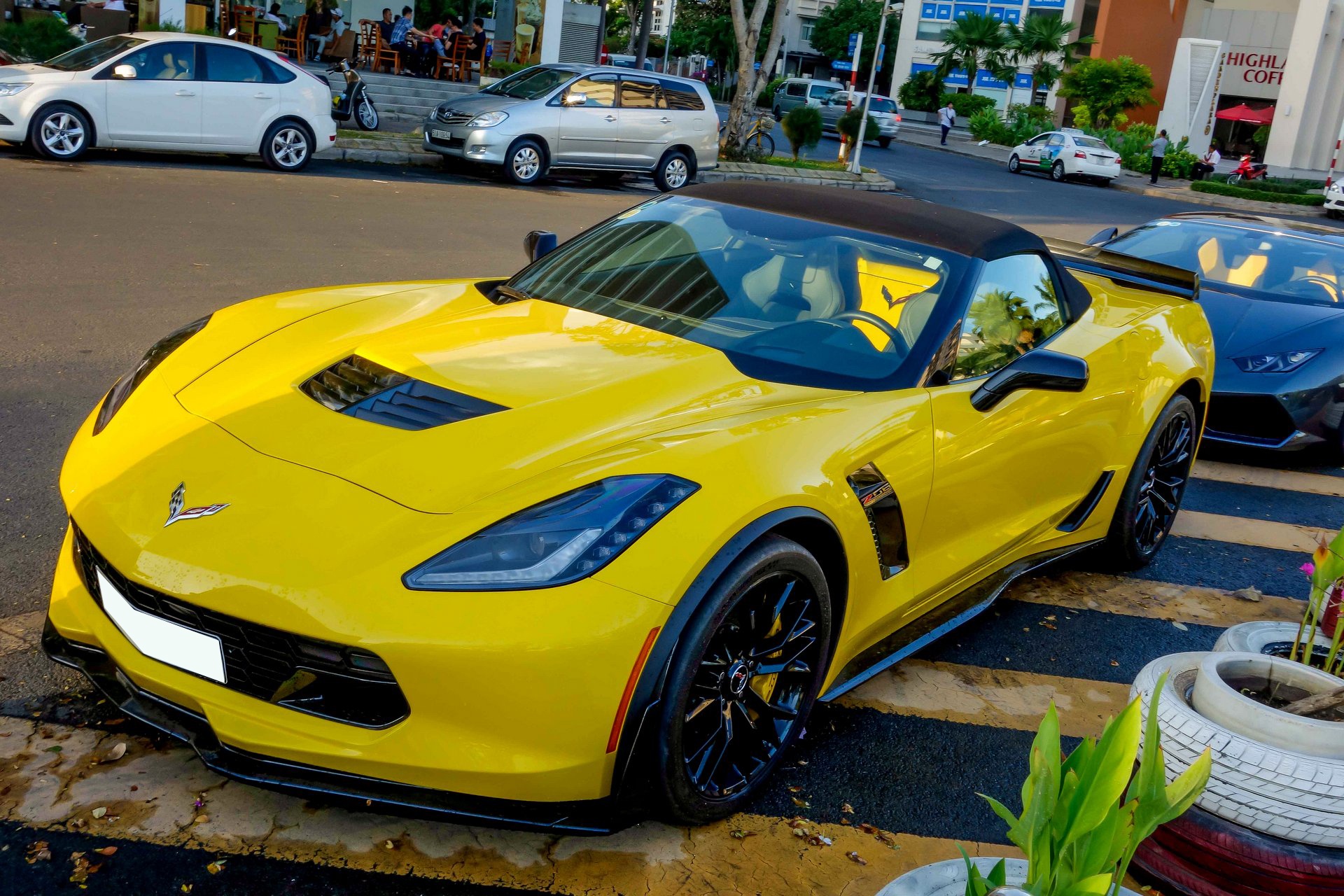 Sieu xe Corvette Z06 mui tran dau tien tai Viet Nam hinh anh
