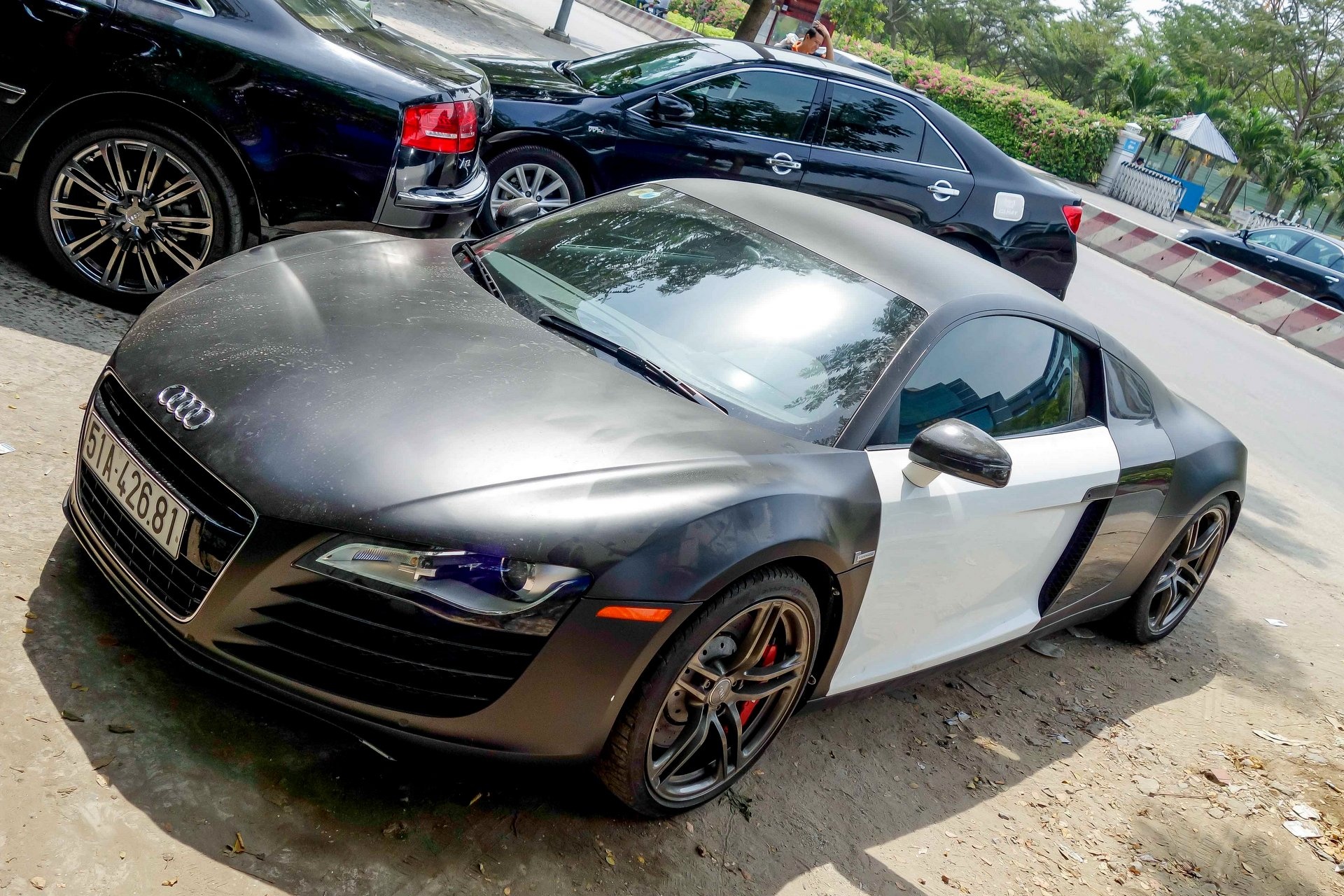 Audi R8 do kieu canh sat My cua dai gia ca phe Viet hinh anh