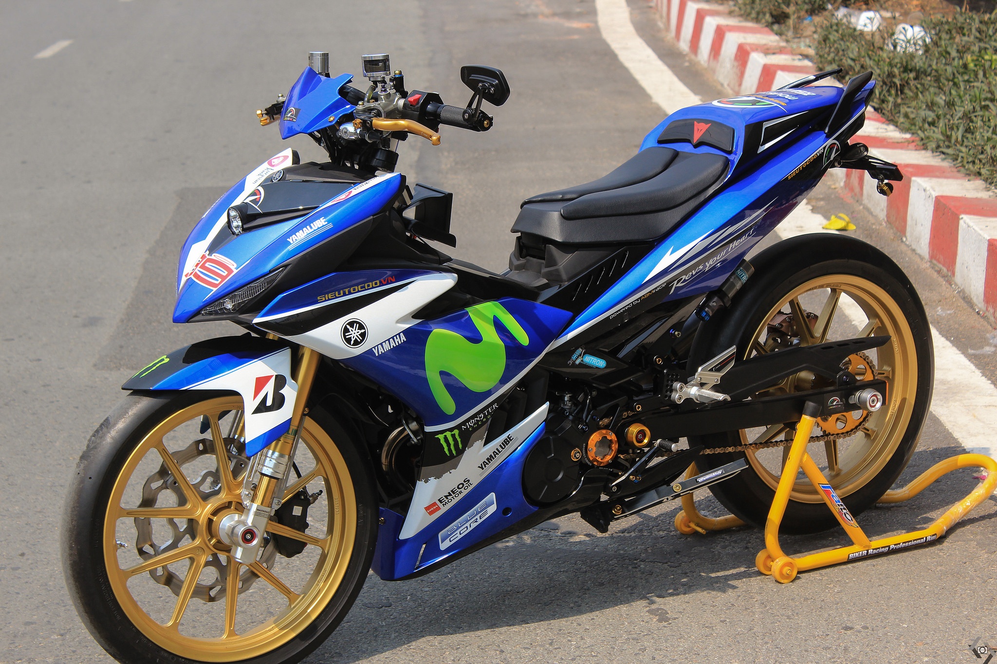 Exciter do phong cach xe dua M1 cua biker Sai Gon hinh anh