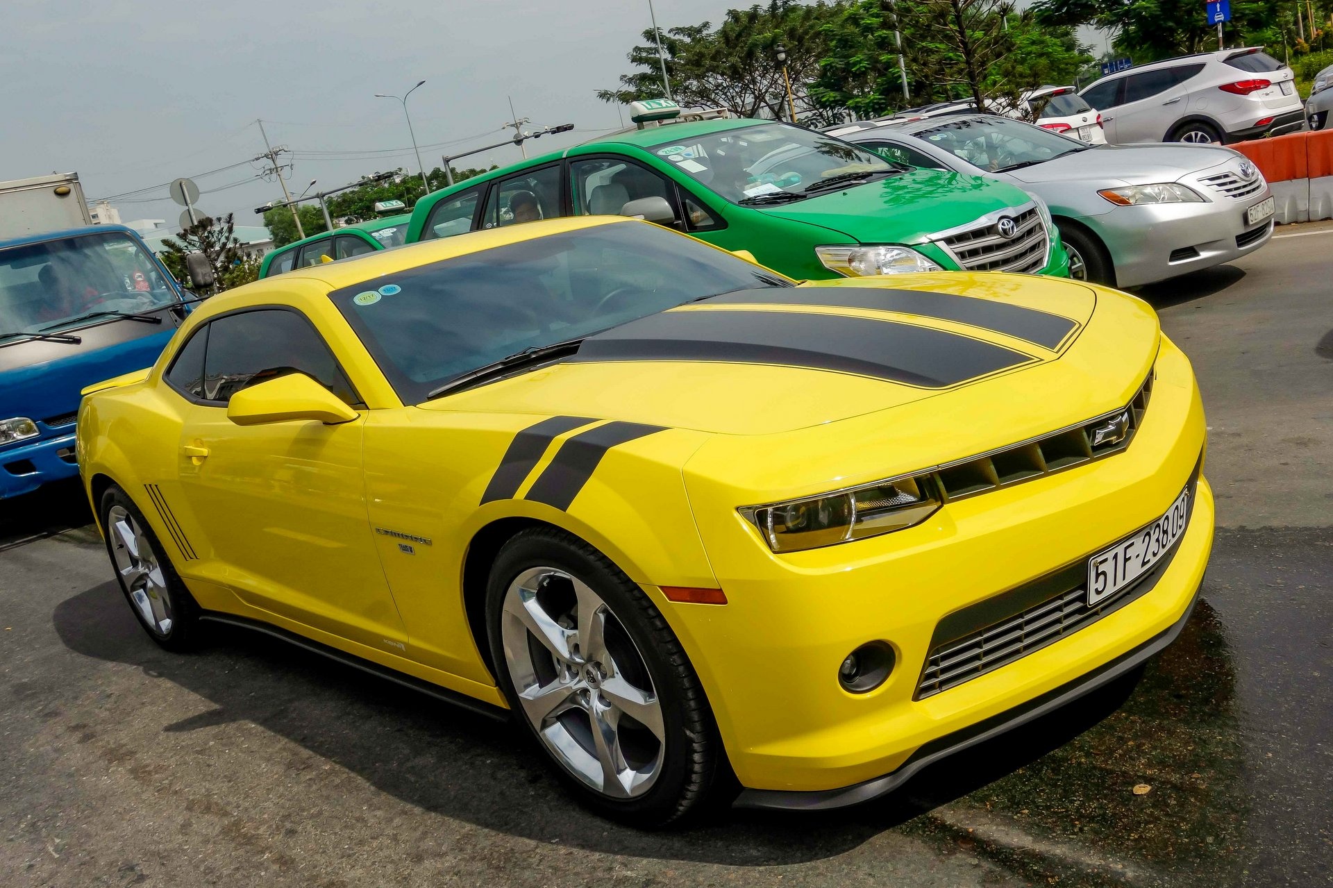 Camaro RS 2014 dau tien ra bien so o Sai Gon hinh anh