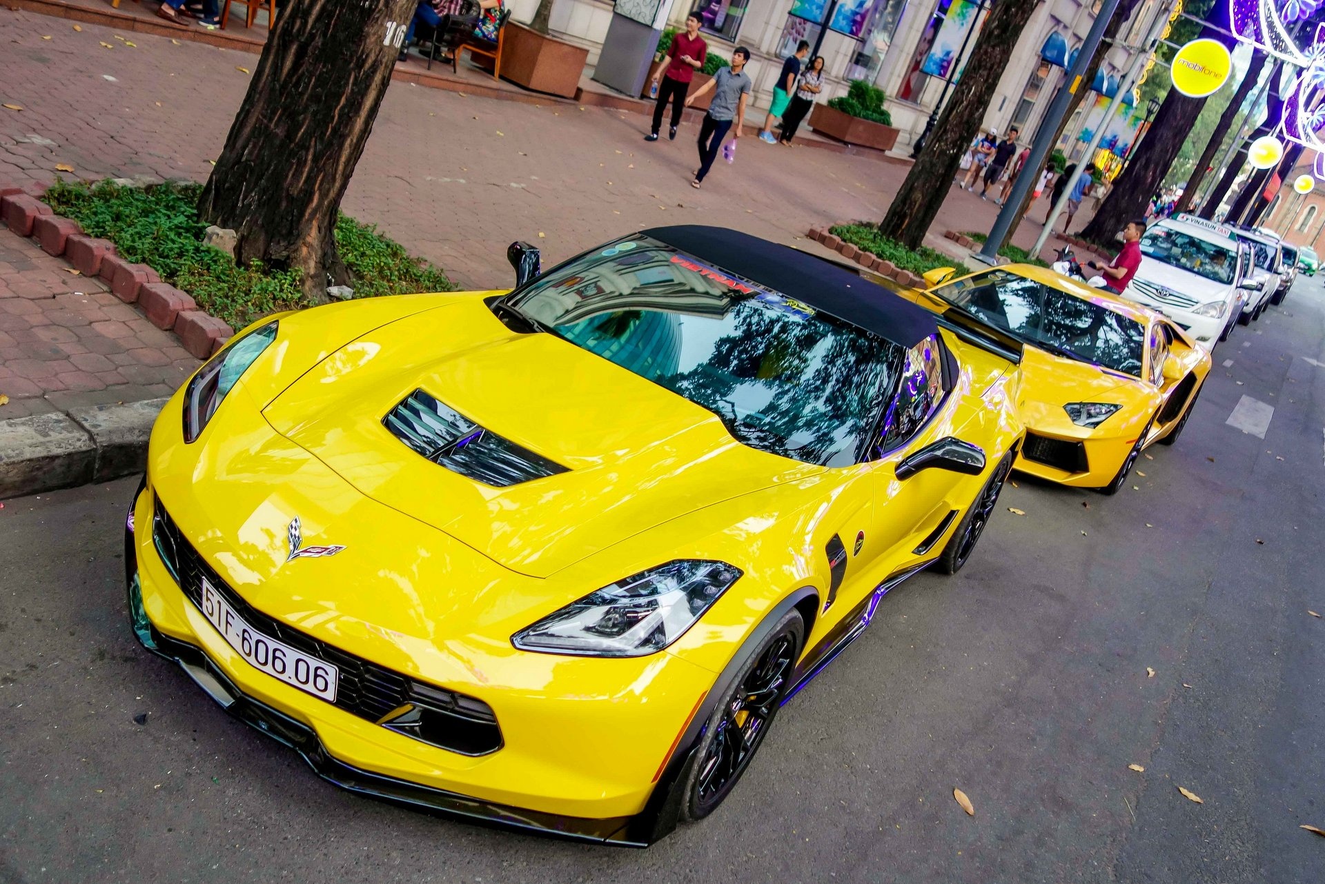 Dan sieu xe cua dai gia Sai Gon di choi Tet Binh Than hinh anh