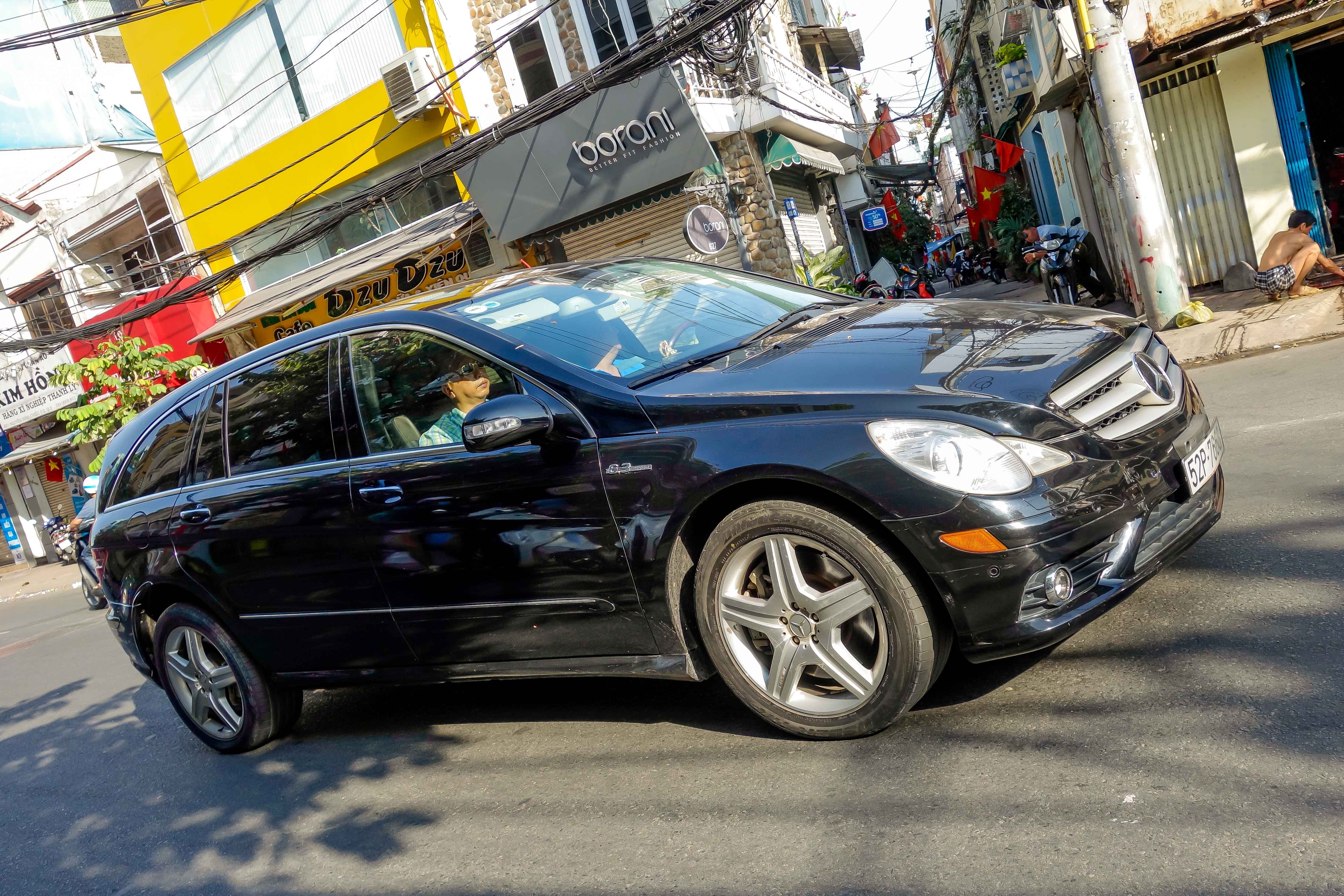 Mercedes R63 AMG hang hiem xuat hien o Sai Gon hinh anh