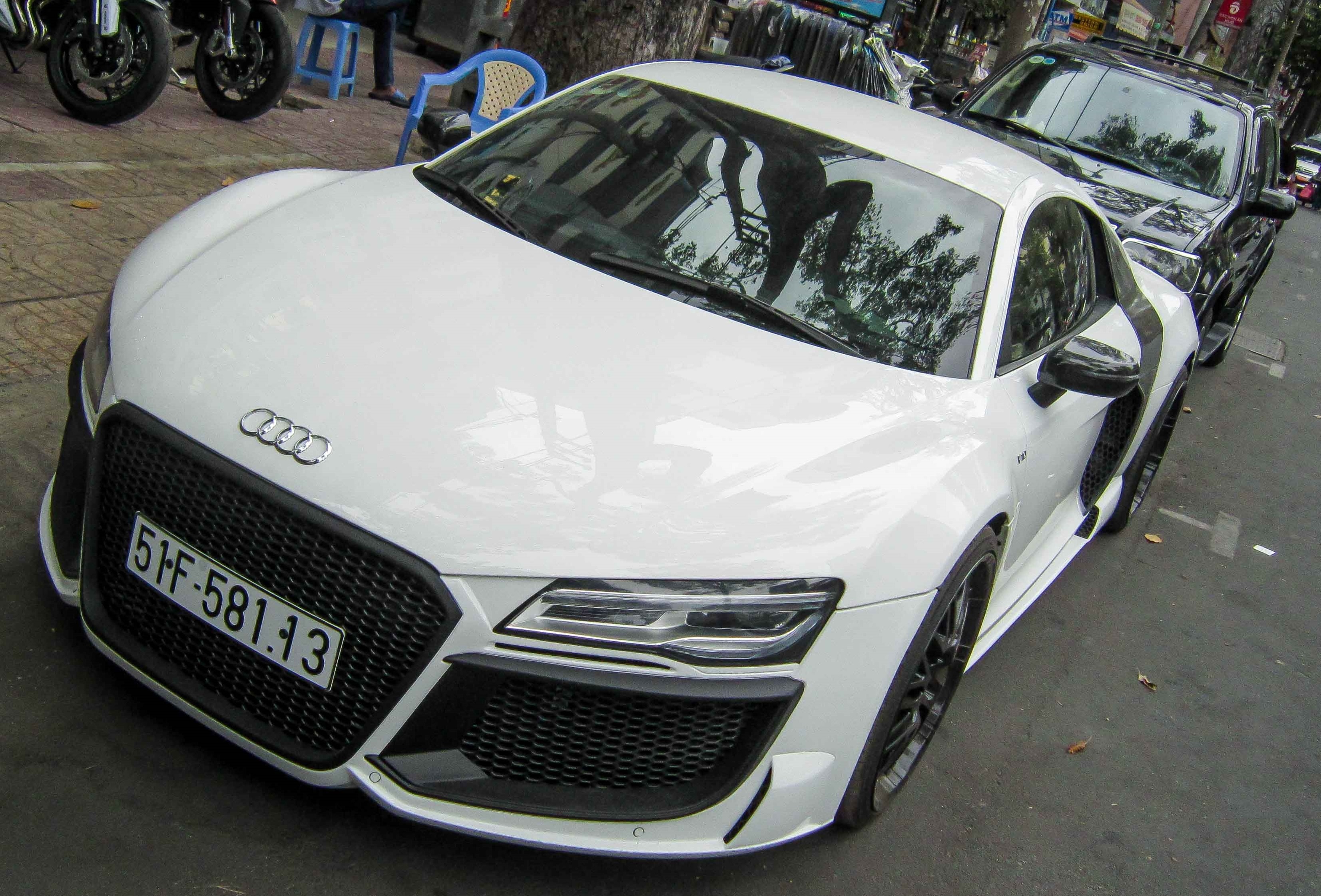Audi R8 V10 tai Sai Gon do goi than vo den tu Duc hinh anh
